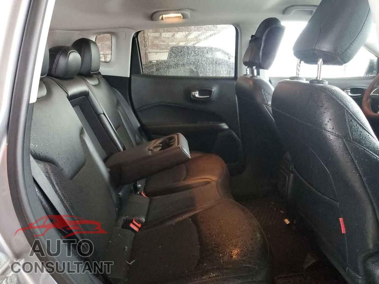 JEEP COMPASS 2019 - 3C4NJDDB2KT618027