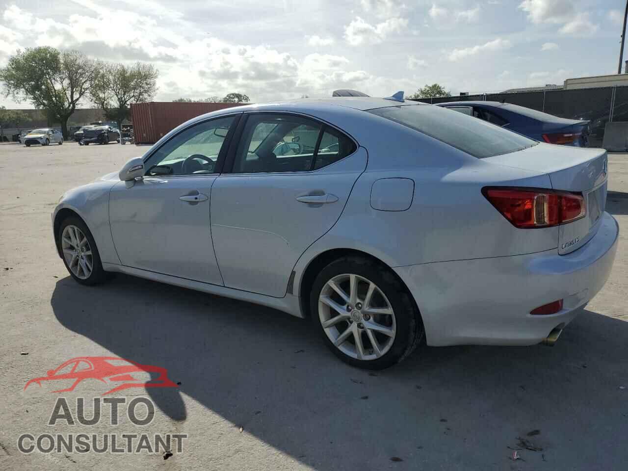 LEXUS IS 2011 - JTHCF5C20B5045286