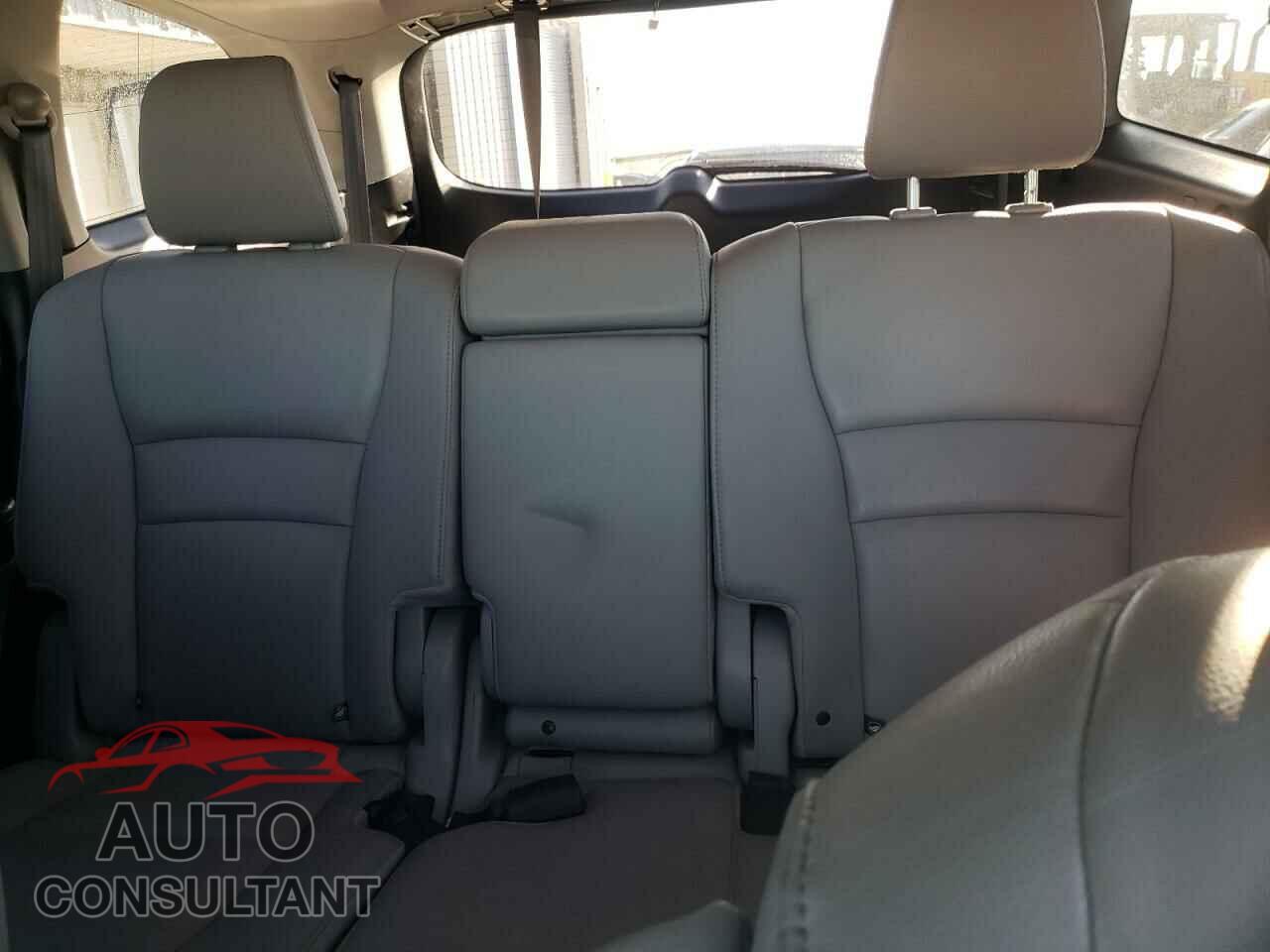 HONDA PILOT 2017 - 5FNYF6H55HB030077