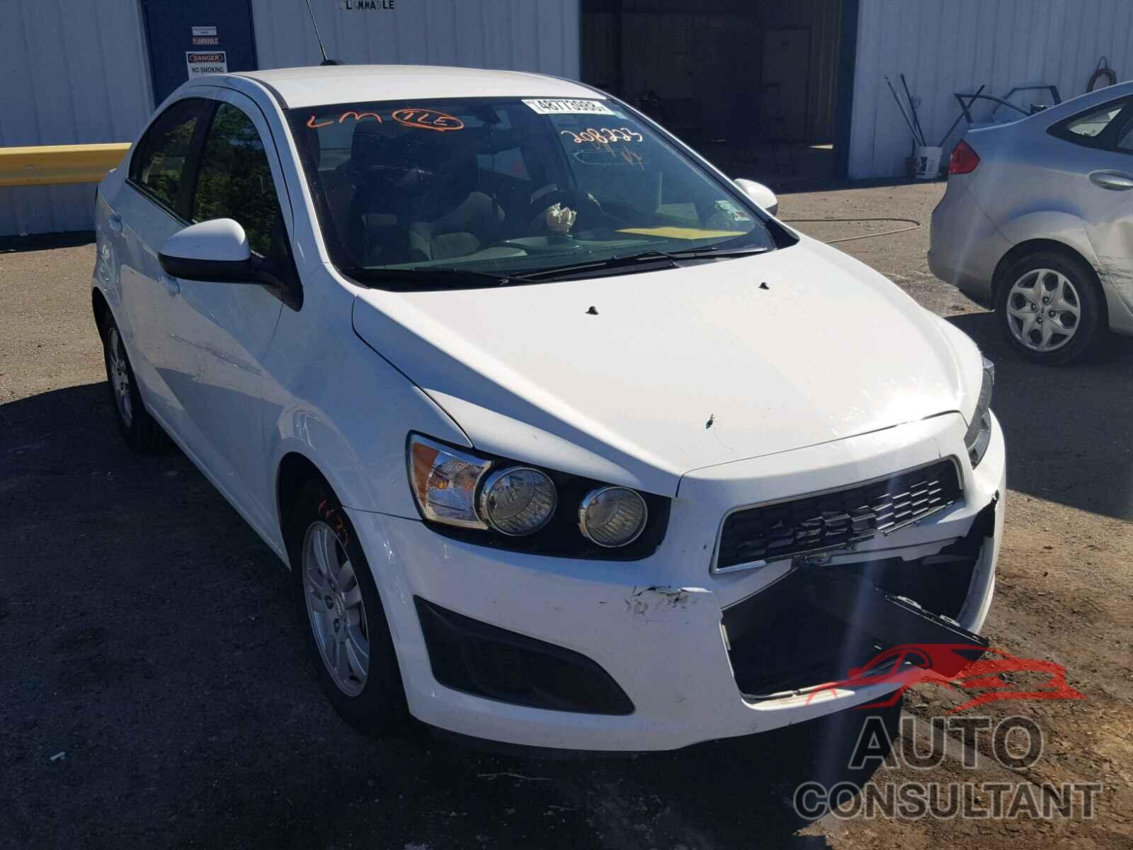 CHEVROLET SONIC 2015 - 1G1JC5SH9F4208223