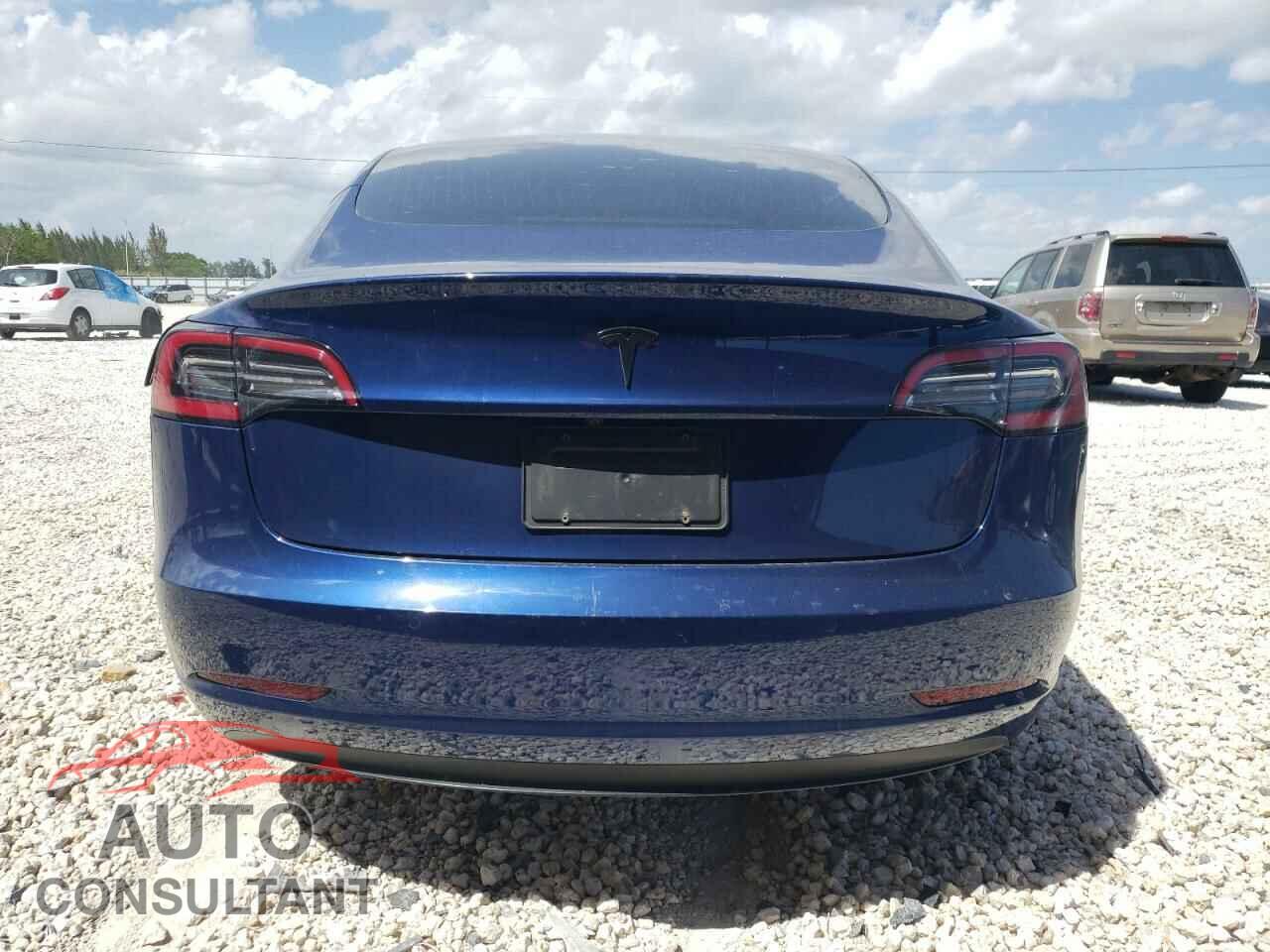 TESLA MODEL 3 2019 - 5YJ3E1EA3KF299395
