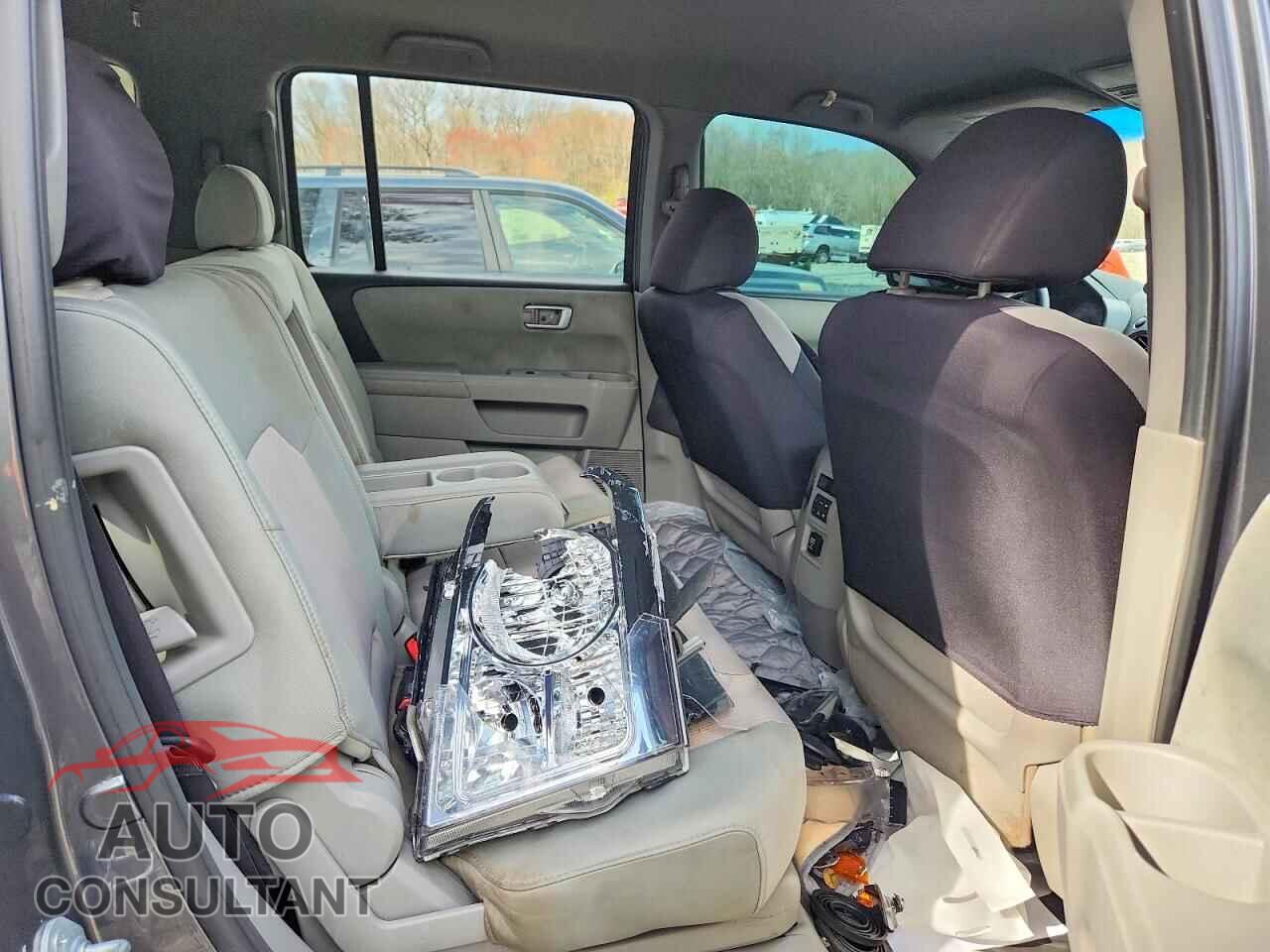 HONDA PILOT 2011 - 5FNYF4H4XBB013455