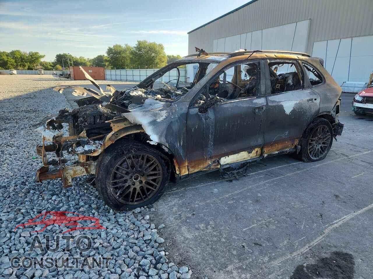 PORSCHE CAYENNE 2017 - WP1AA2A23HKA92149