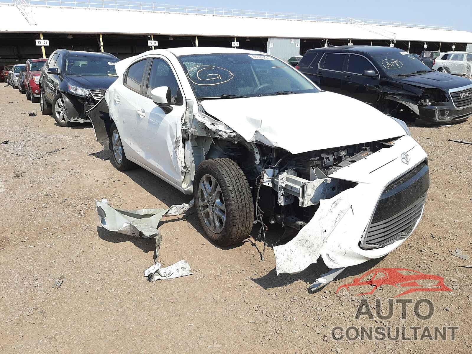 TOYOTA YARIS 2017 - 3MYDLBYV6HY196016