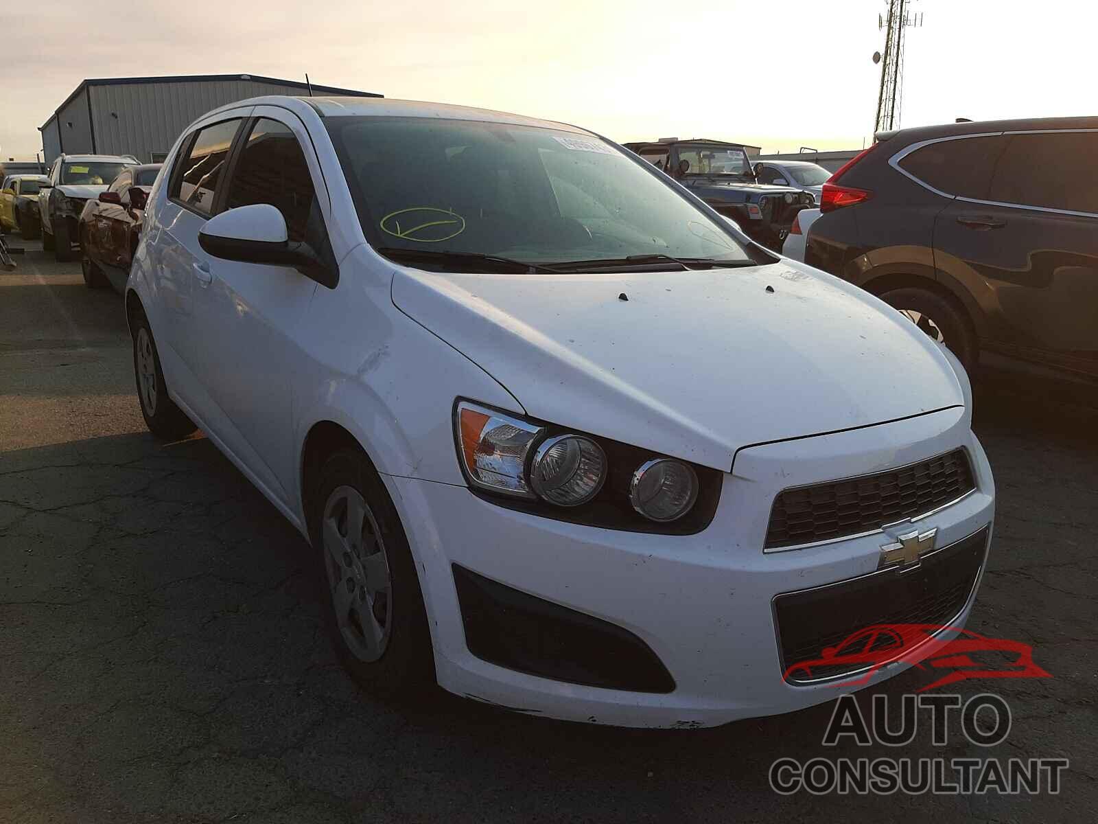 CHEVROLET SONIC 2016 - 1G1JA6SH9G4111939