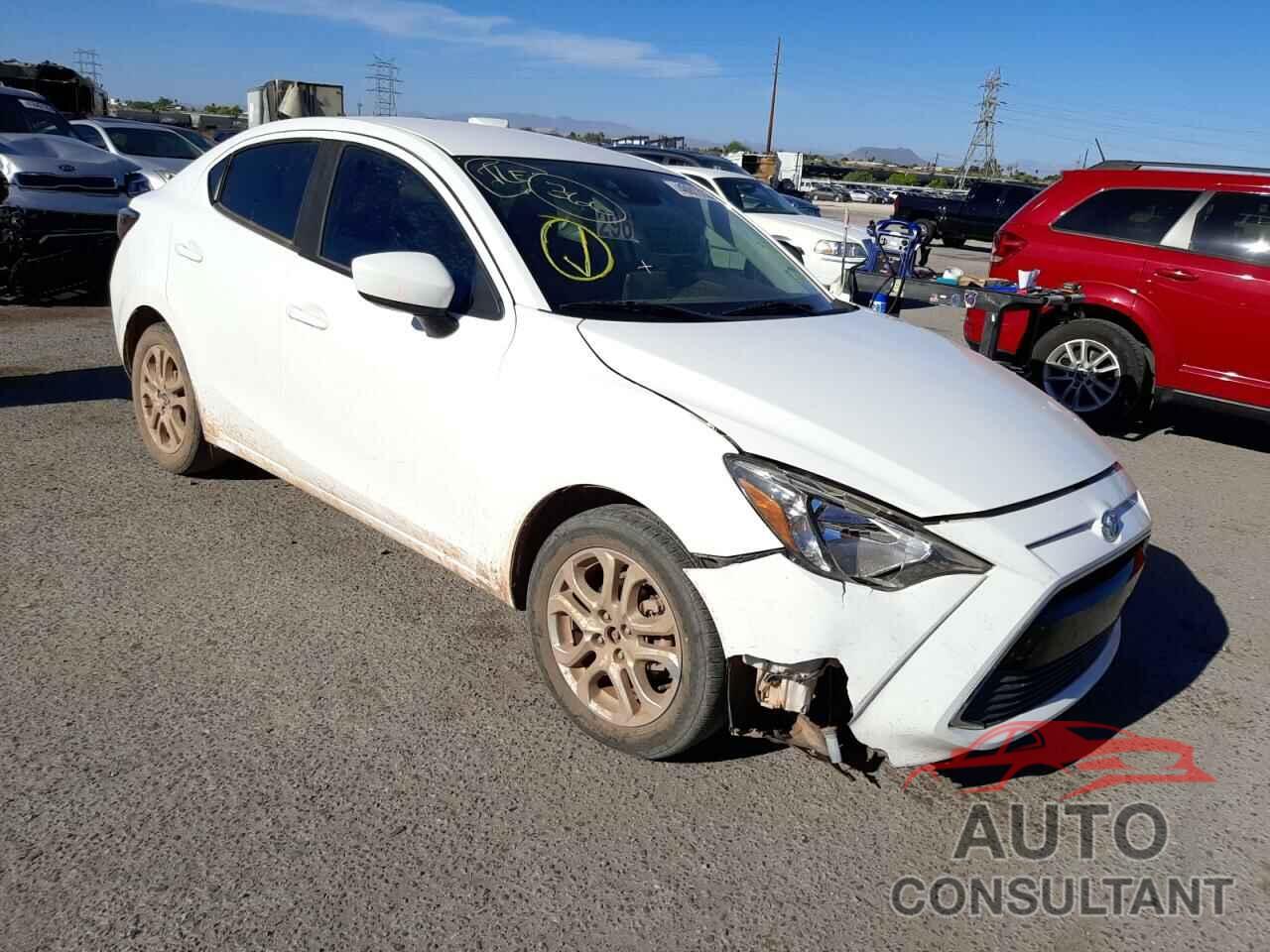TOYOTA YARIS 2017 - 3MYDLBYV8HY157332