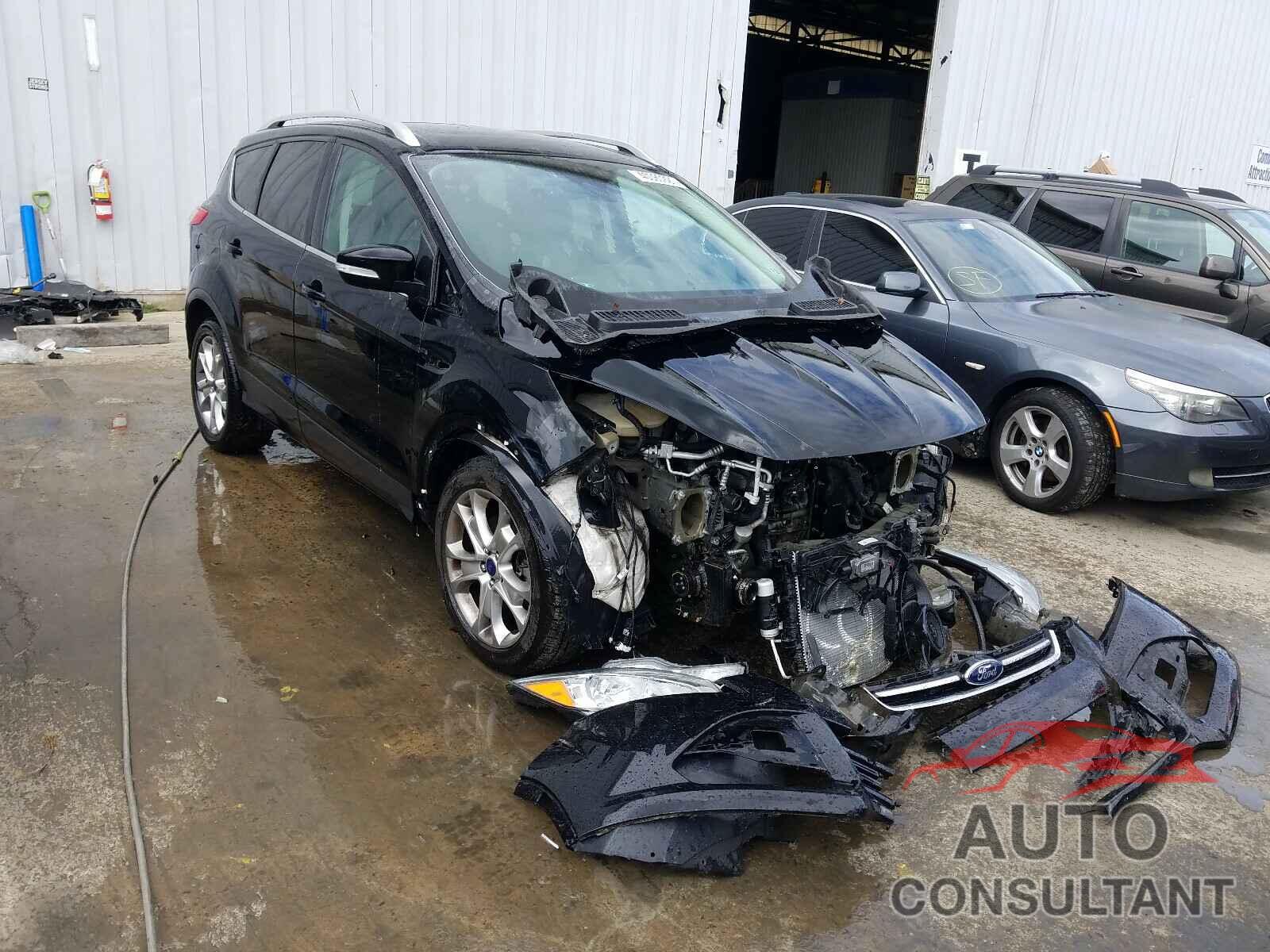 FORD ESCAPE 2016 - 1FMCU9J96GUB13209
