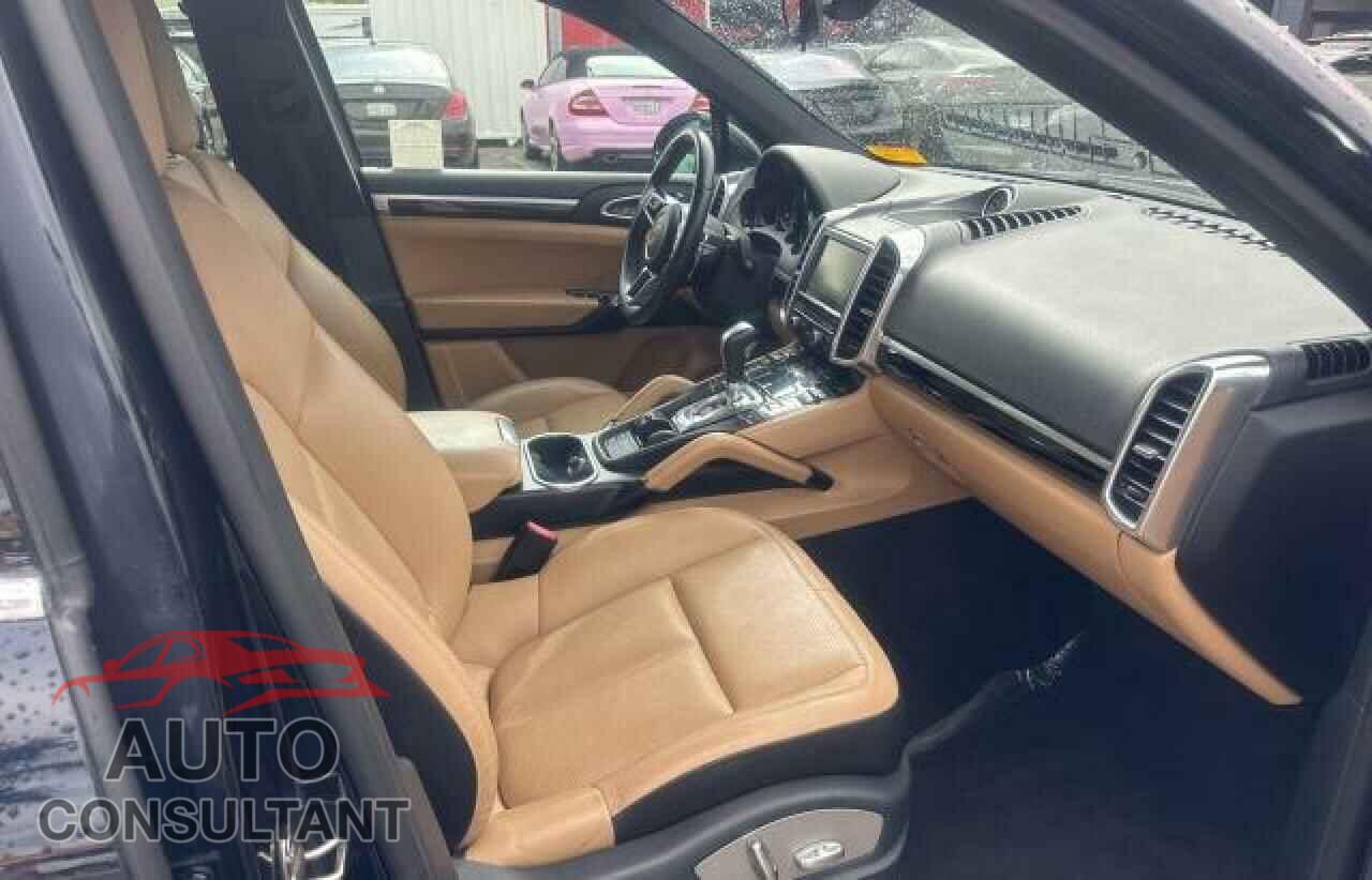 PORSCHE CAYENNE 2016 - WP1AA2A29GLA10711