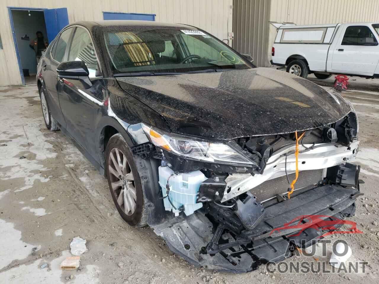 TOYOTA CAMRY 2018 - 4T1B11HK0JU093027