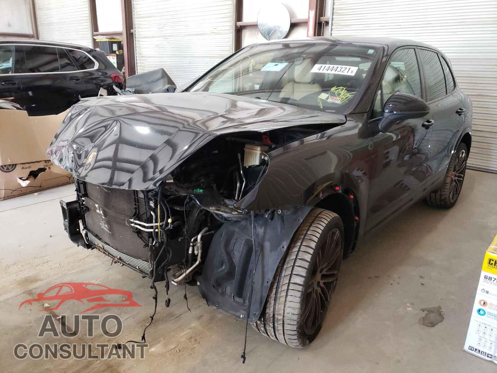PORSCHE CAYENNE 2018 - WP1AA2A20JKA01697