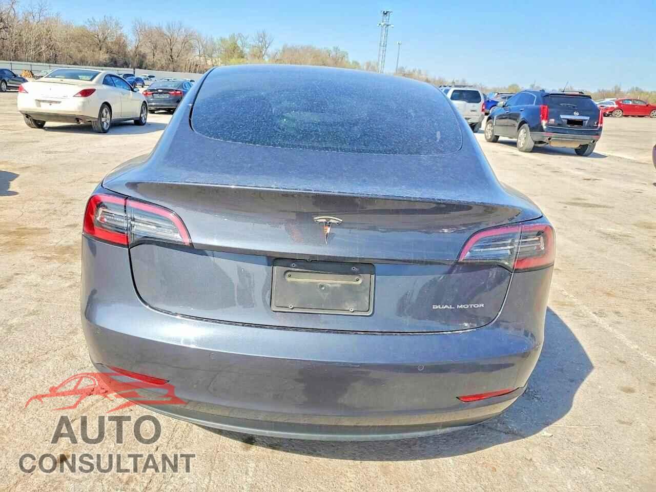 TESLA MODEL 3 2021 - 5YJ3E1EB2MF979686