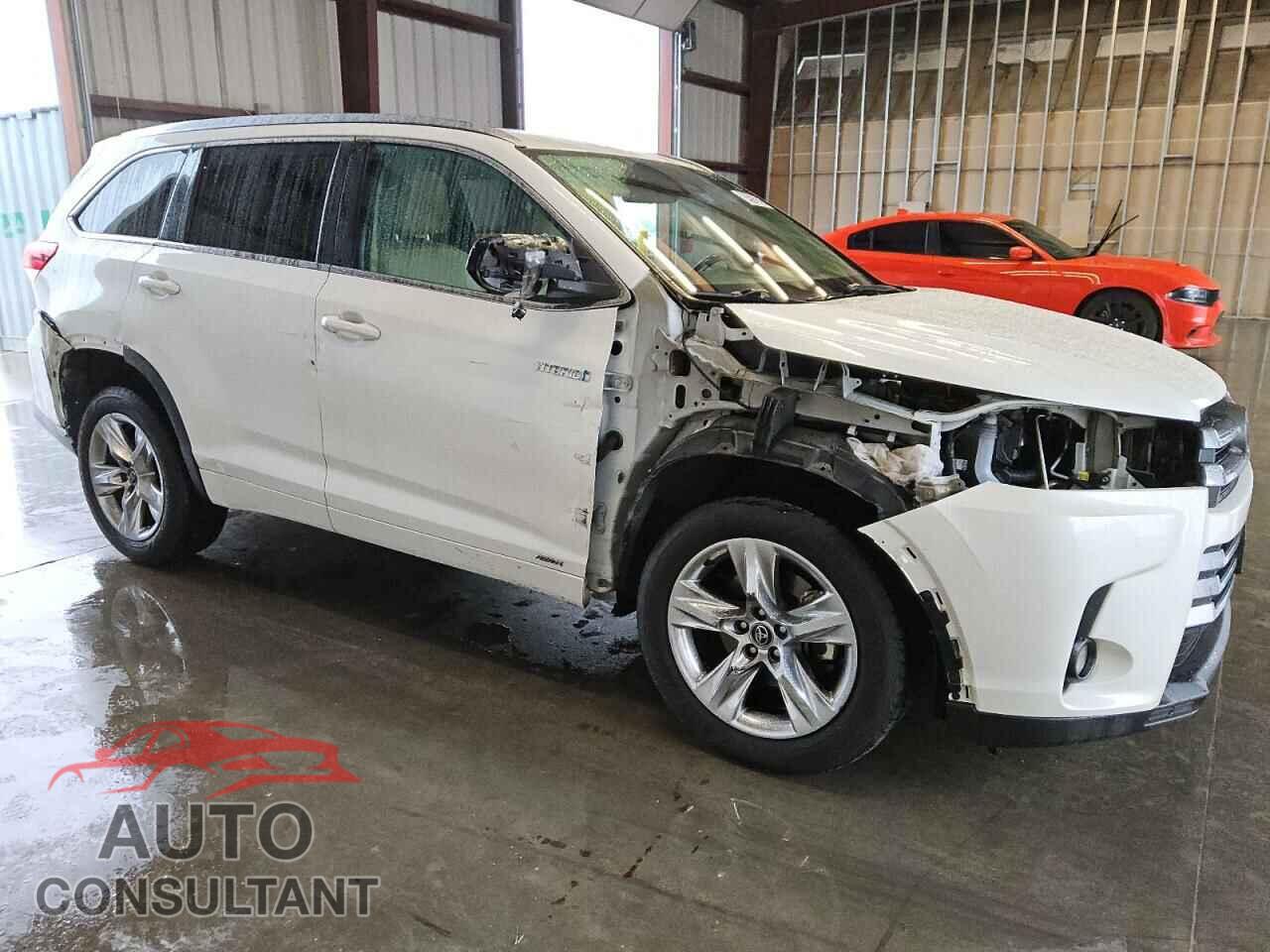 TOYOTA HIGHLANDER 2018 - 5TDDGRFH2JS044014