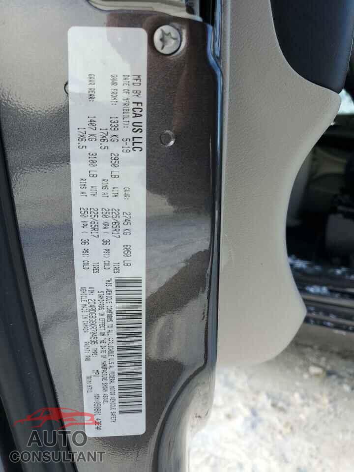 DODGE CARAVAN 2019 - 2C4RDGBG8KR704535