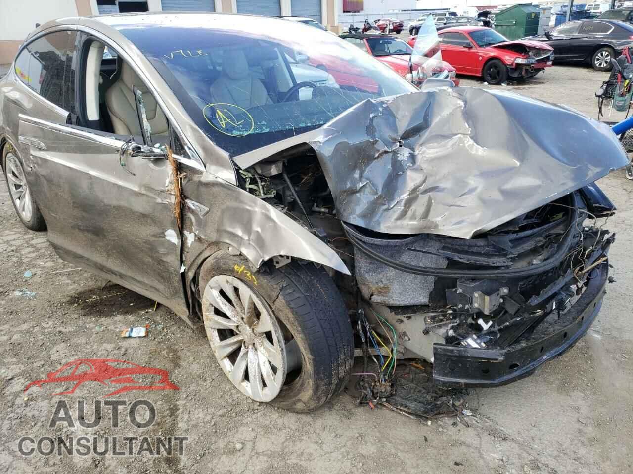 TESLA MODEL X 2016 - 5YJXCAE2XGF002906
