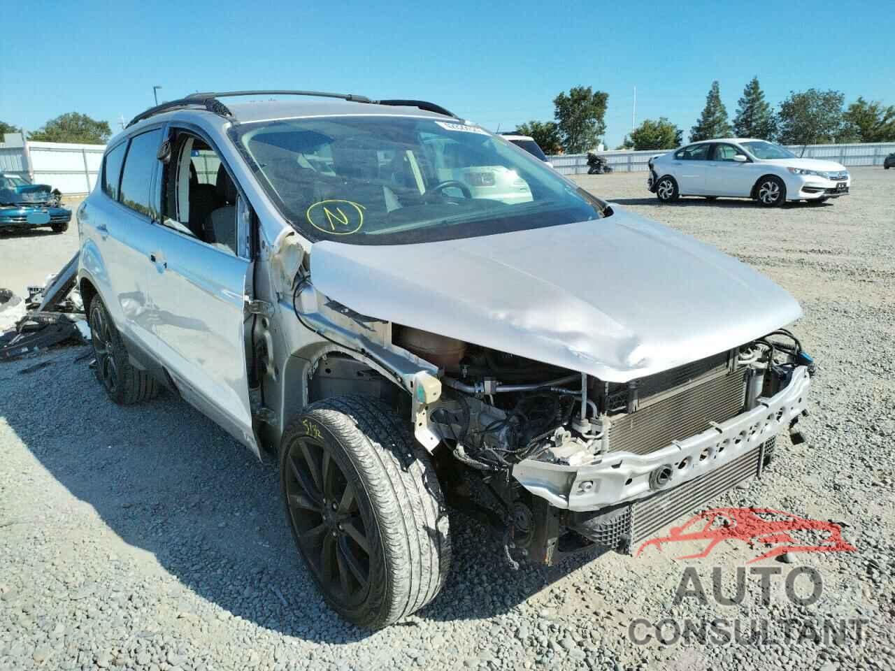 FORD ESCAPE 2017 - 1FMCU0J97HUB02944