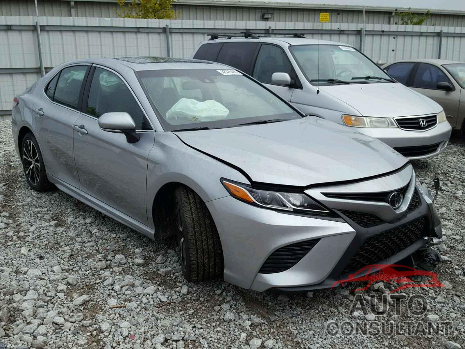 TOYOTA CAMRY 2018 - 4T1B11HK3JU622714