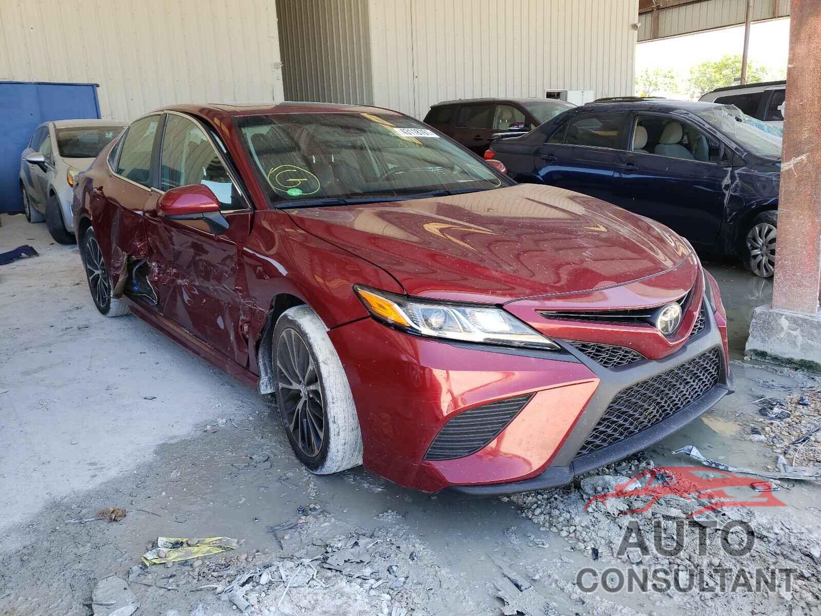 TOYOTA CAMRY 2018 - 4T1B11HK1JU626910