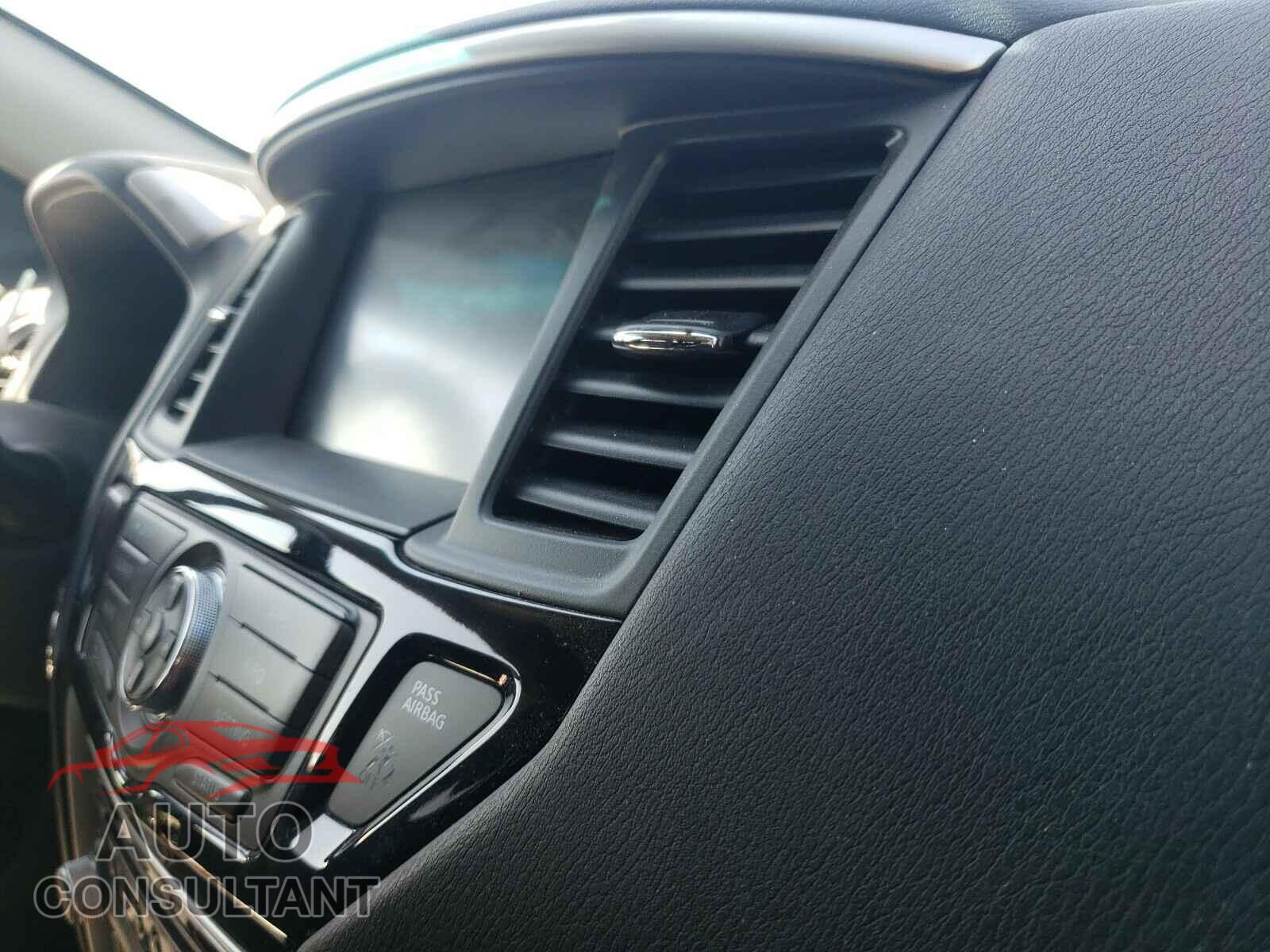 NISSAN PATHFINDER 2017 - 5N1DR2MM2HC626865