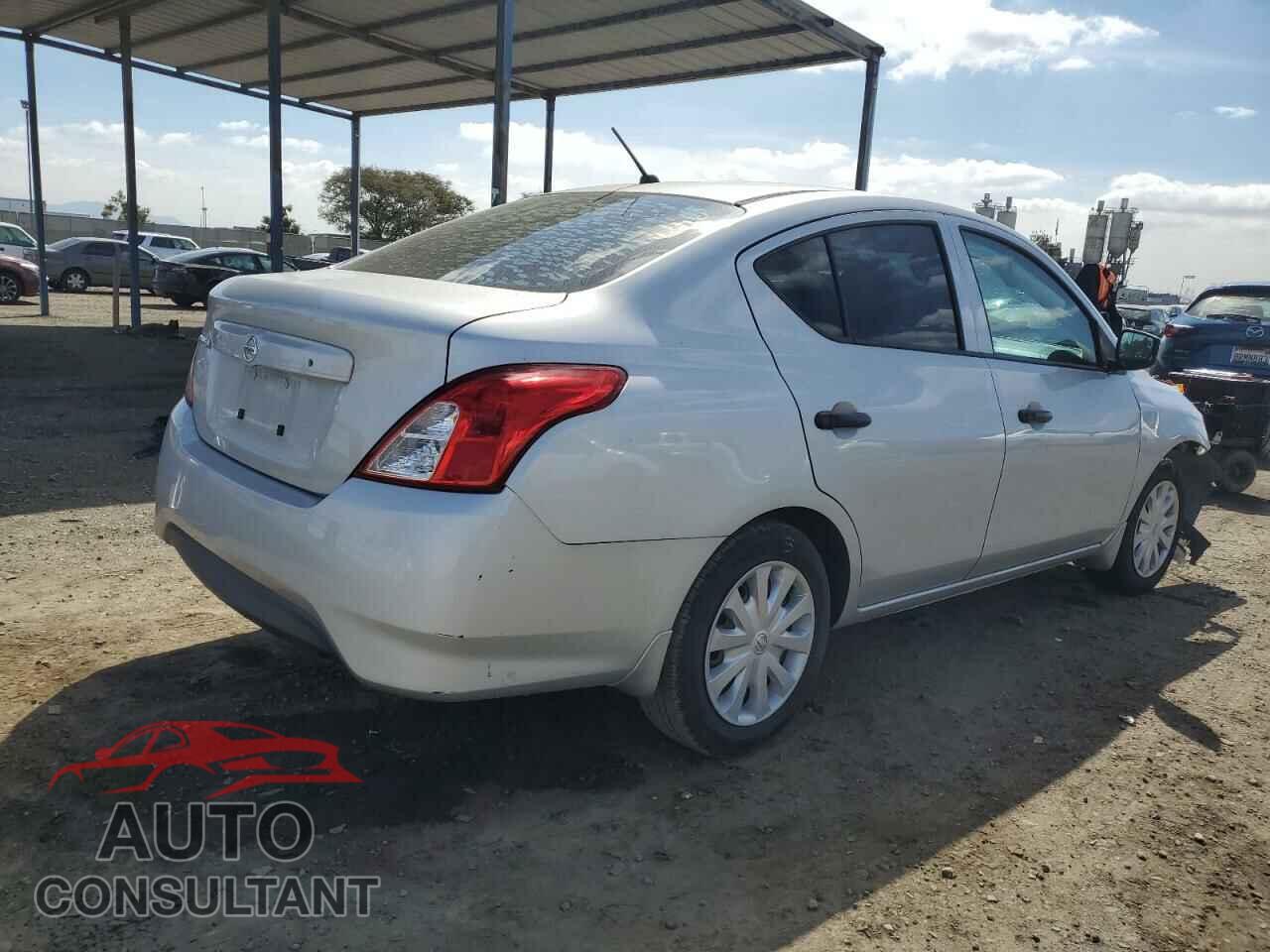 NISSAN VERSA 2017 - 3N1CN7AP3HL880356