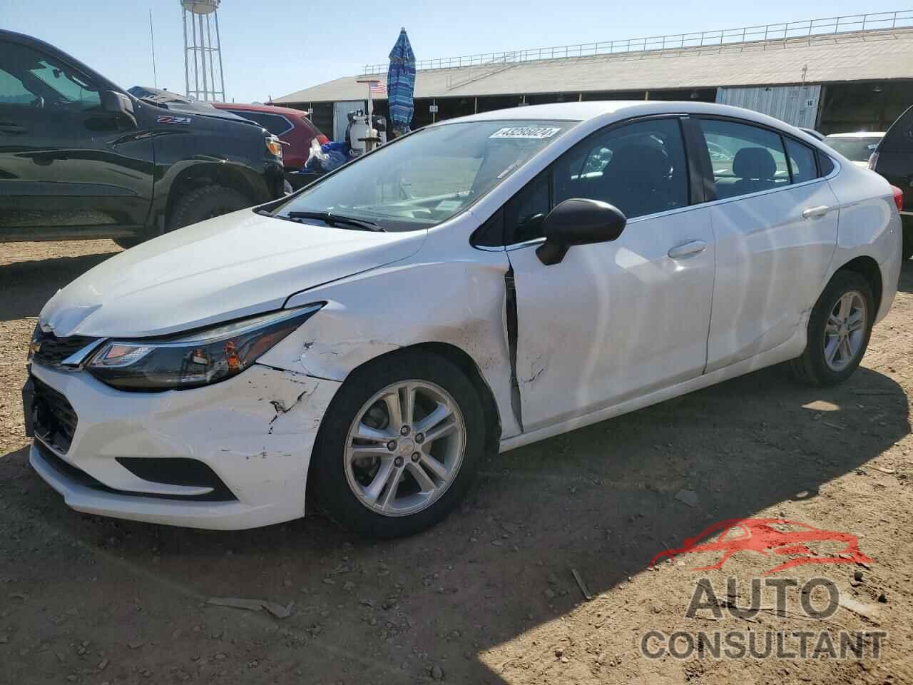 CHEVROLET CRUZE 2018 - 1G1BE5SM5J7118473