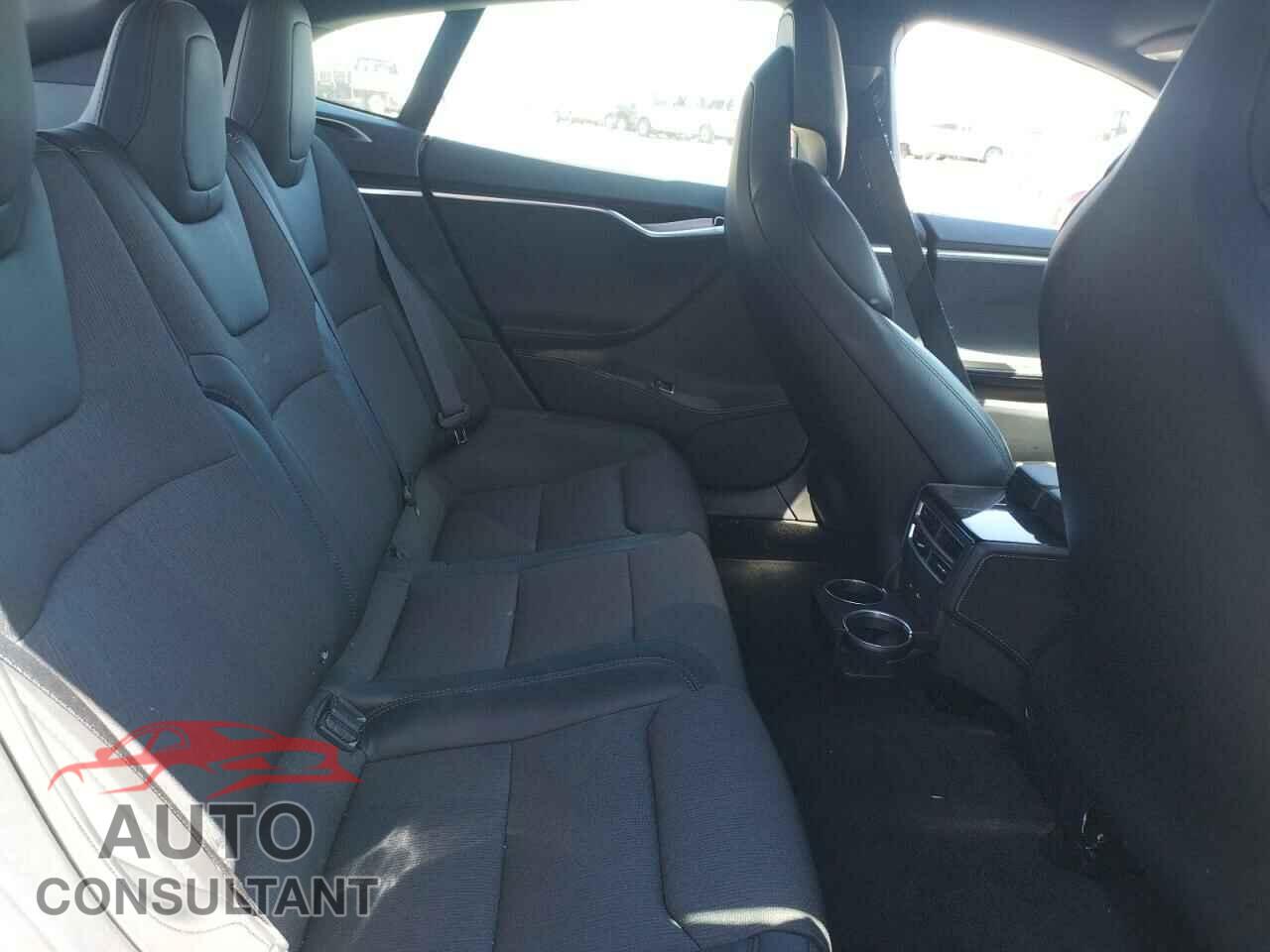 TESLA MODEL S 2017 - 5YJSA1E15HF215335