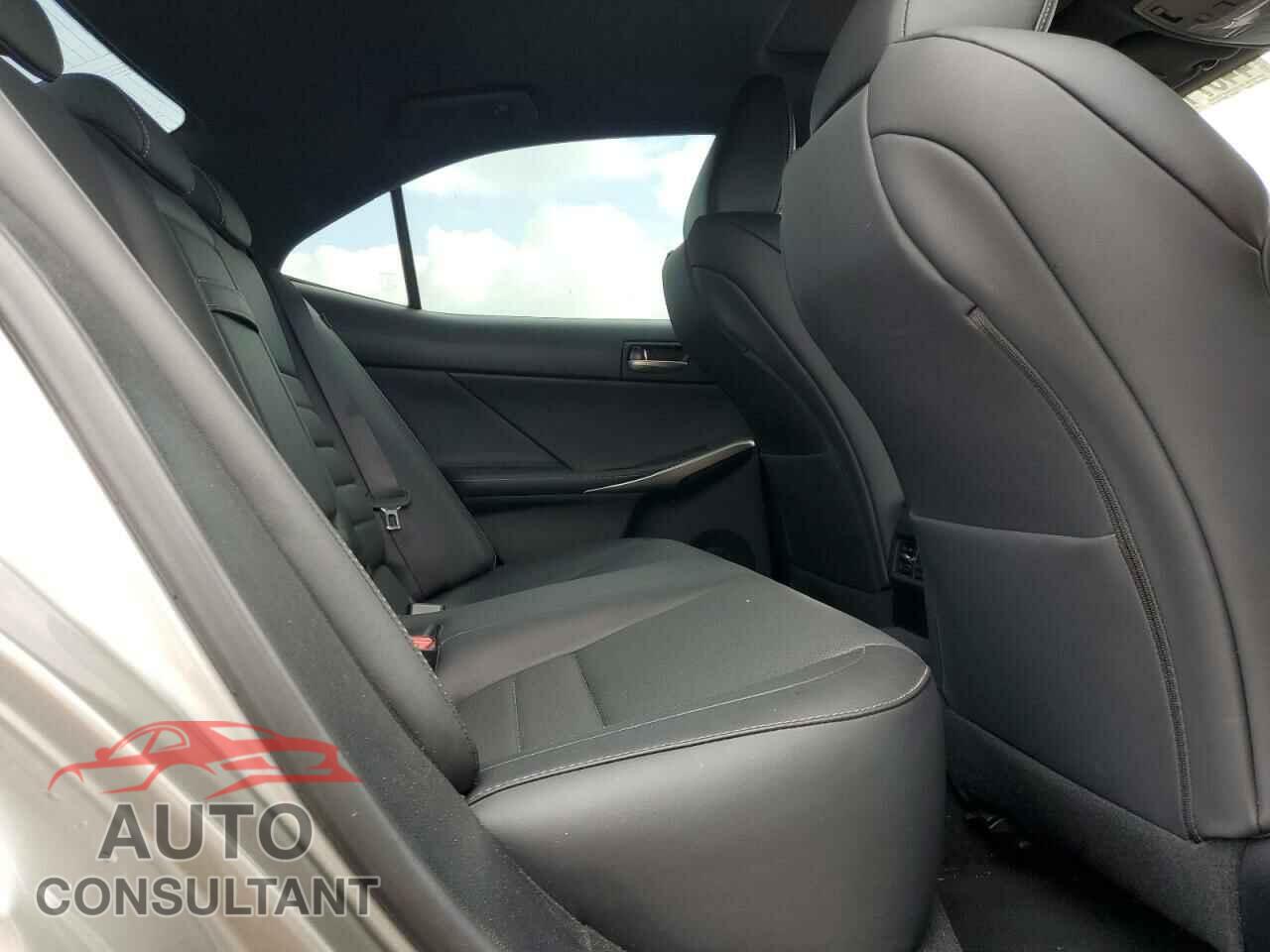LEXUS IS 2018 - JTHBA1D2XJ5073760