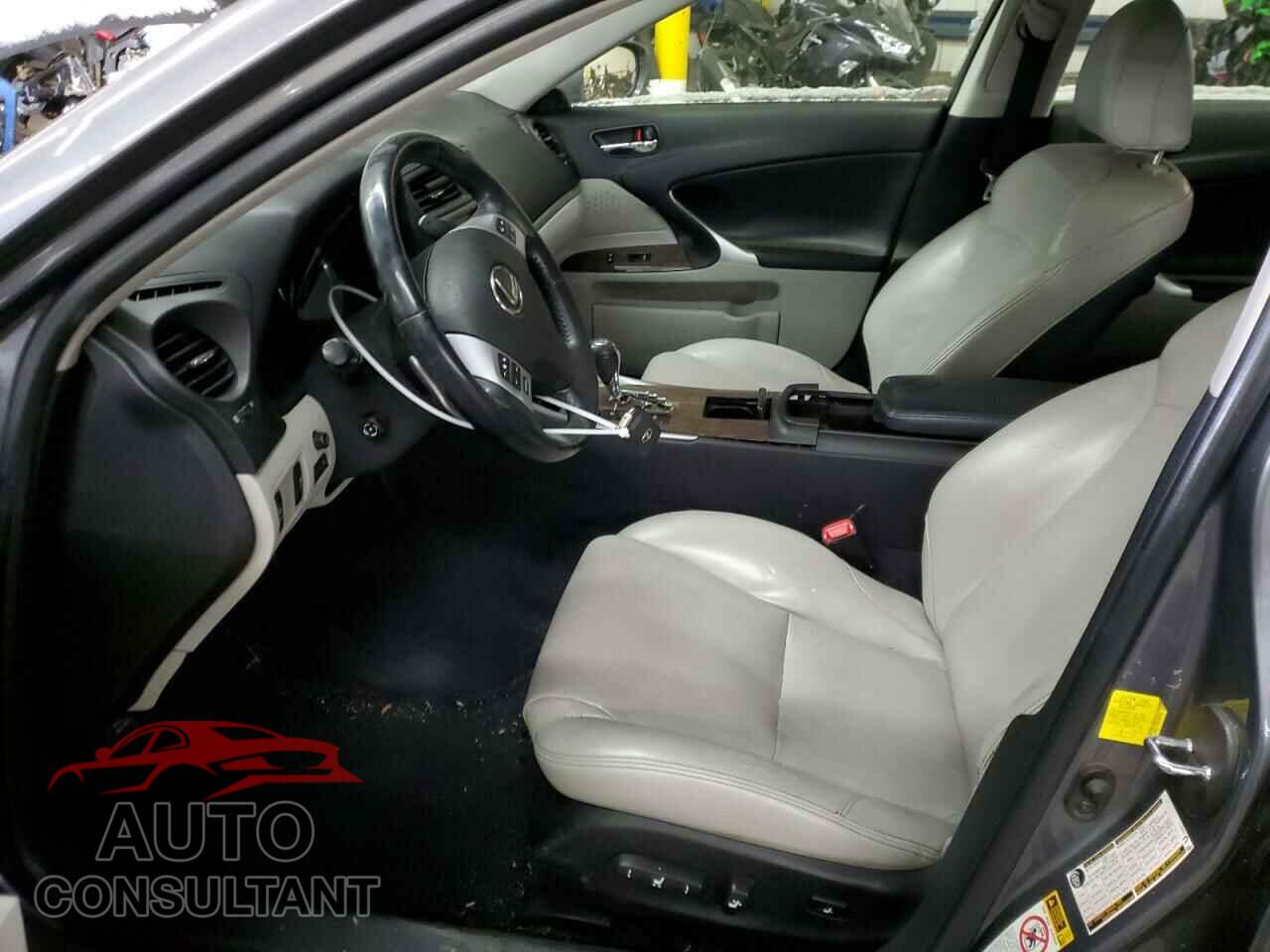 LEXUS IS 2012 - JTHCF5C20C5059450