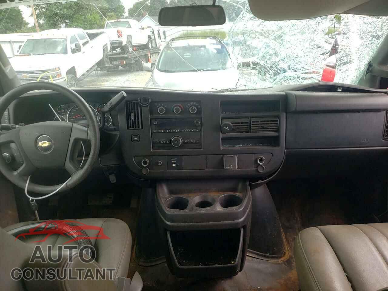 CHEVROLET EXPRESS 2017 - 1GCWGAFF4H1352706
