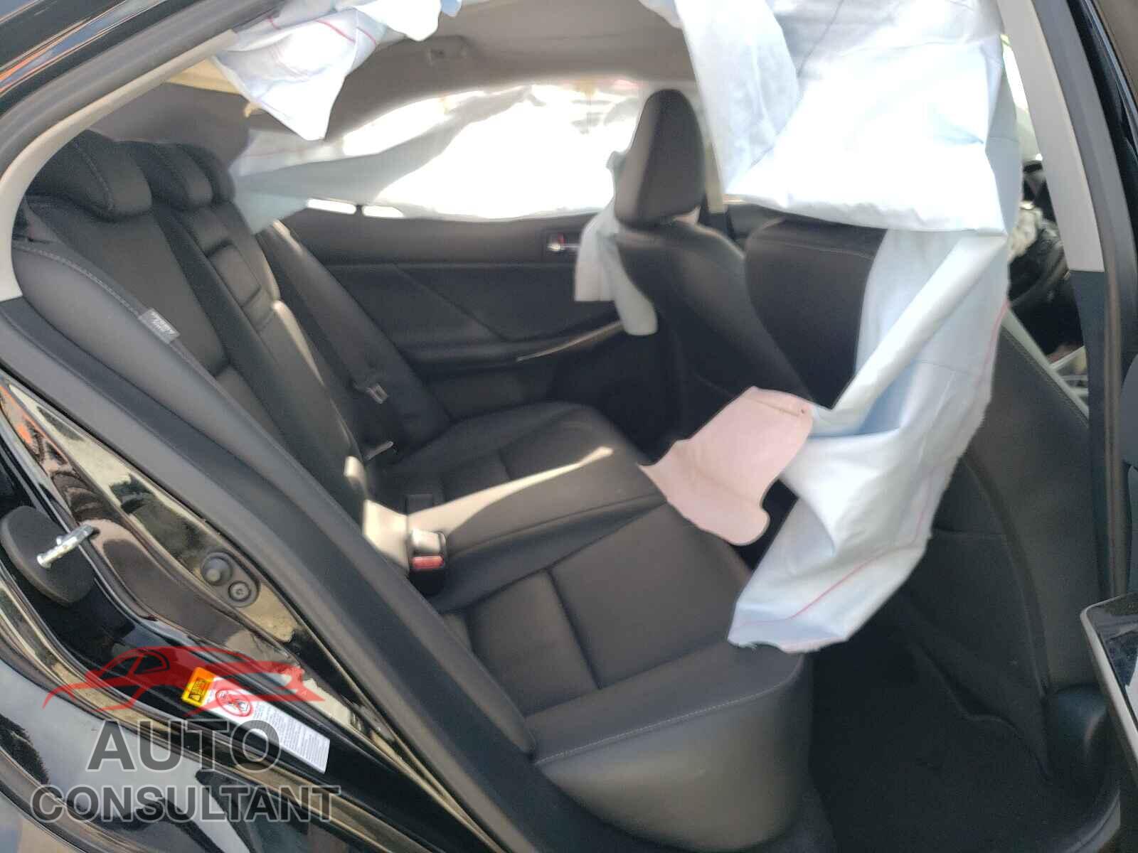 LEXUS IS 2016 - JTHBA1D2XG5008545
