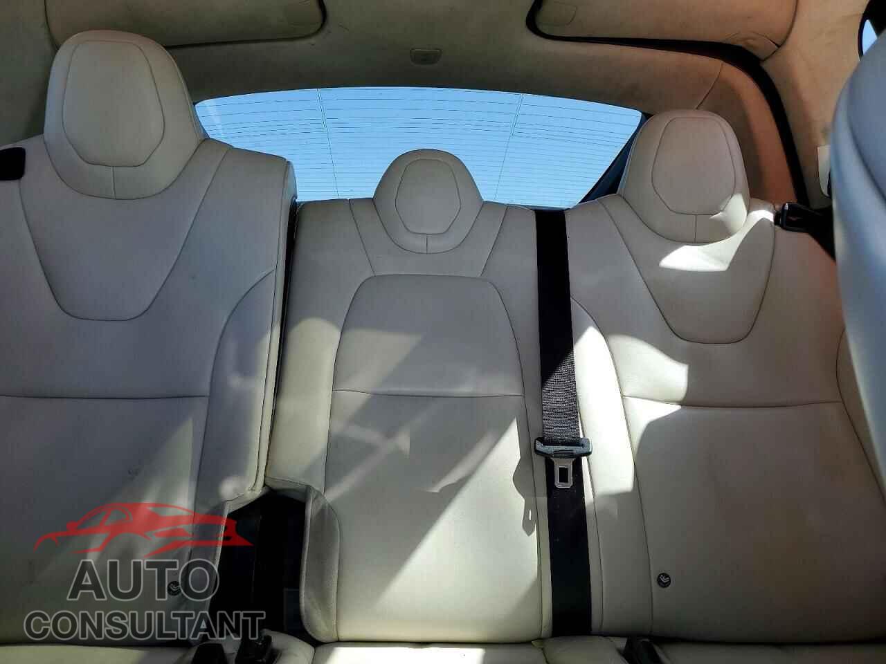TESLA MODEL X 2017 - 5YJXCAE27HF077113