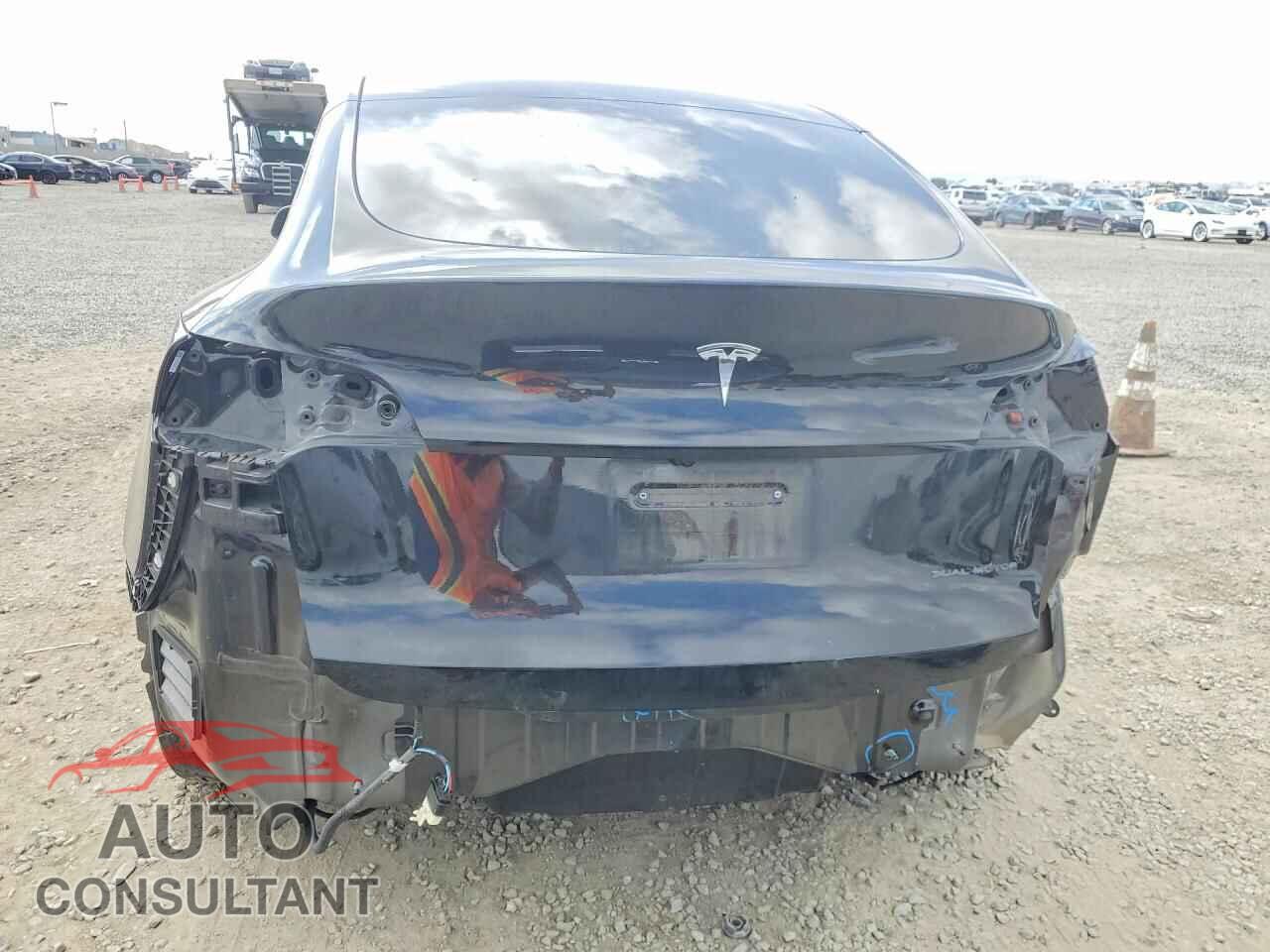 TESLA MODEL Y 2023 - 7SAYGAEE6PF827721