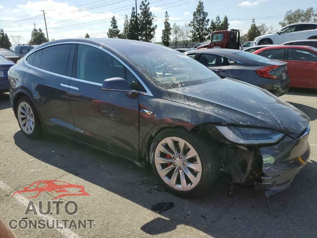 TESLA MODEL X 2016 - 5YJXCAE43GF001064