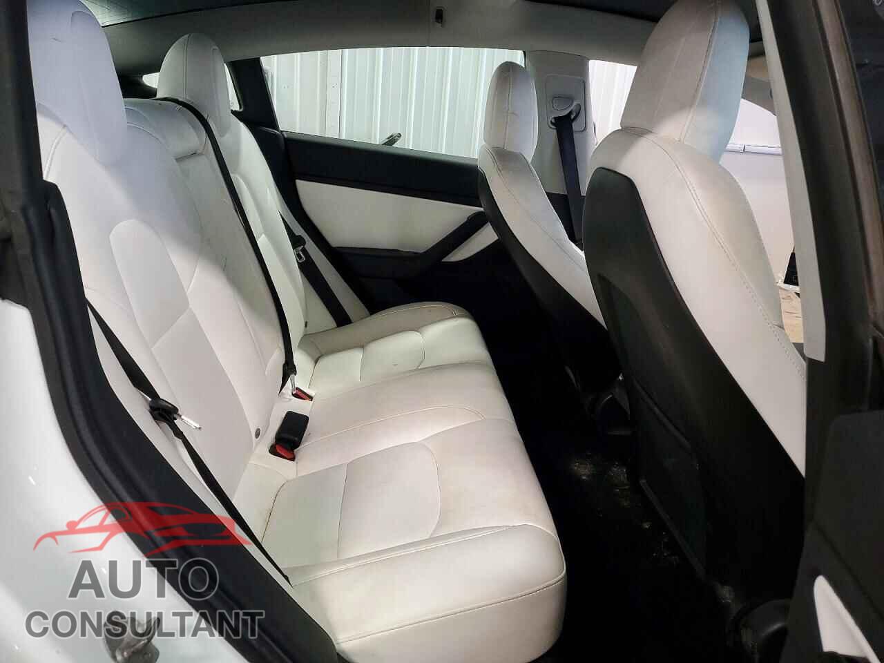 TESLA MODEL 3 2019 - 5YJ3E1EB3KF494907
