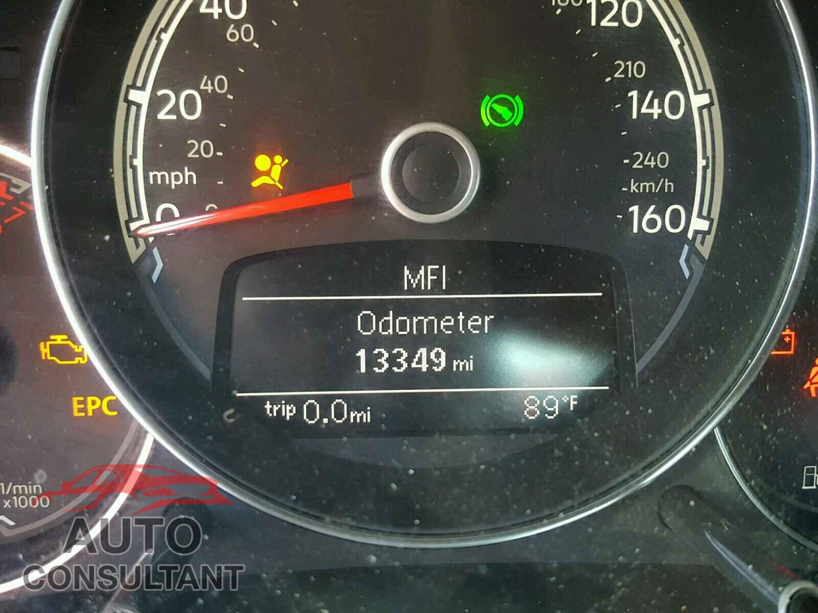 VOLKSWAGEN BEETLE 2017 - 3VWF17AT2HM604759