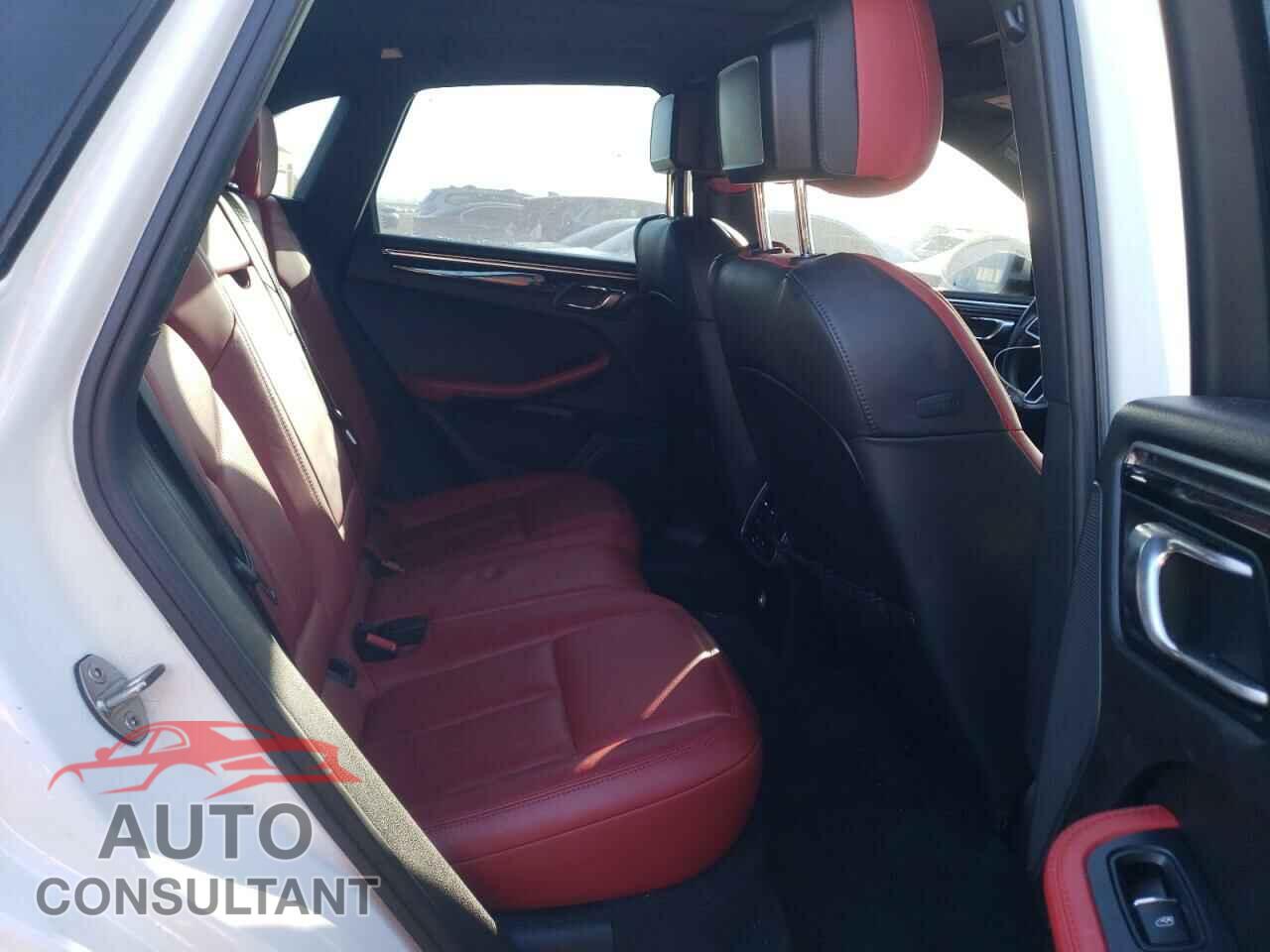 PORSCHE MACAN 2016 - WP1AB2A59GLB56095