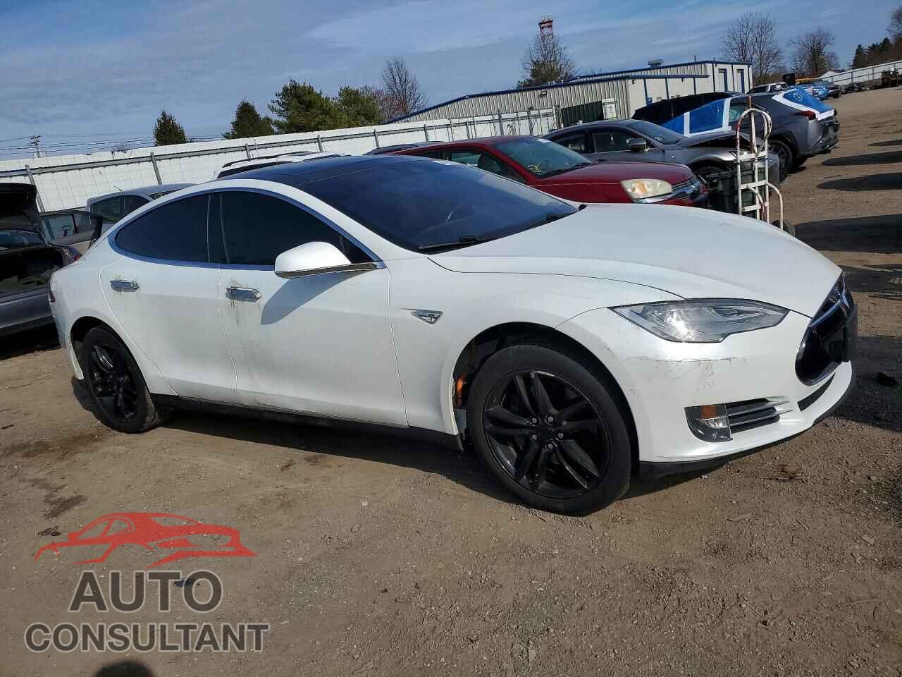 TESLA MODEL S 2015 - 5YJSA1E27FF104176