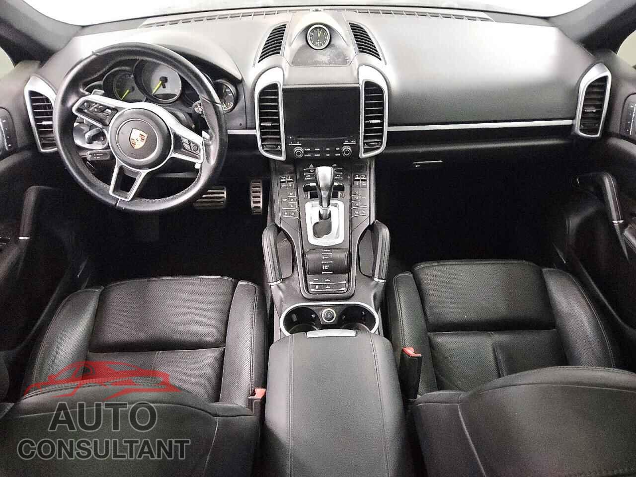 PORSCHE CAYENNE 2017 - WP1AE2A21HLA73310