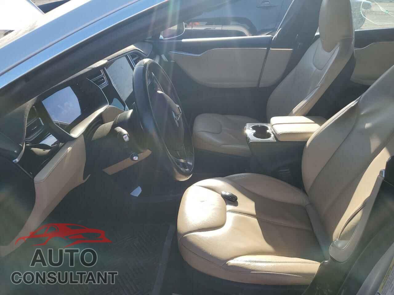 TESLA MODEL S 2015 - 5YJSA1H25FF082013