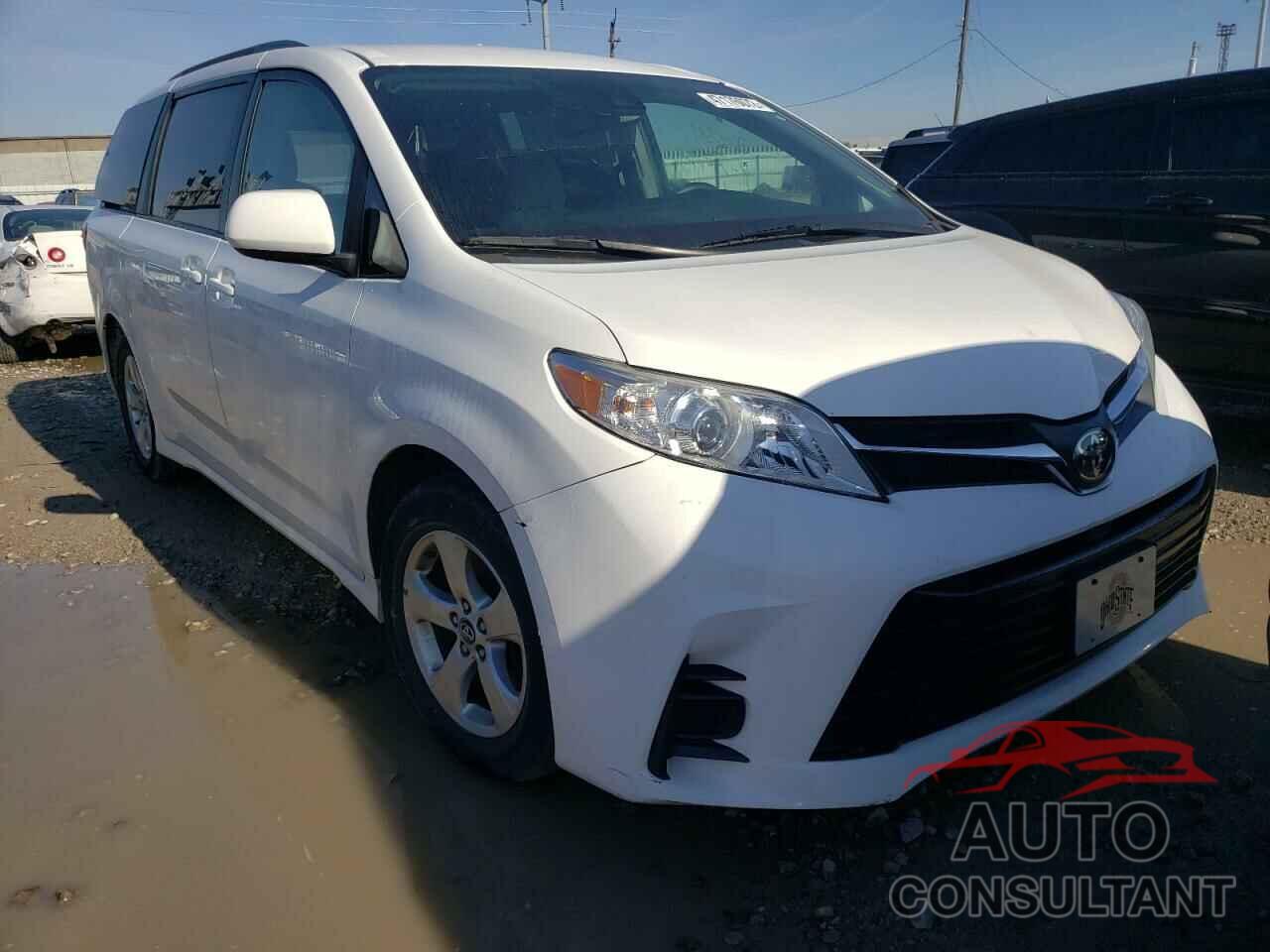 TOYOTA SIENNA 2018 - 5TDKZ3DC0JS911187