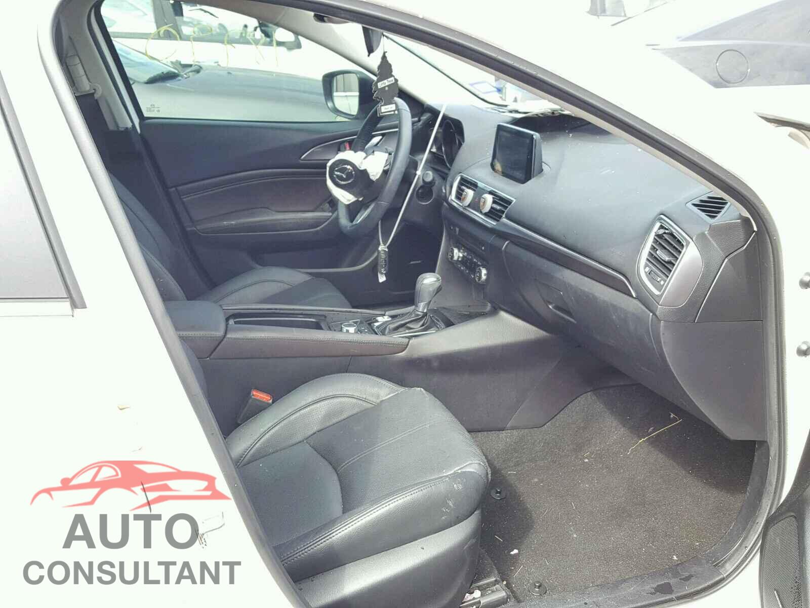 MAZDA 3 2017 - 3MZBN1W3XHM152102