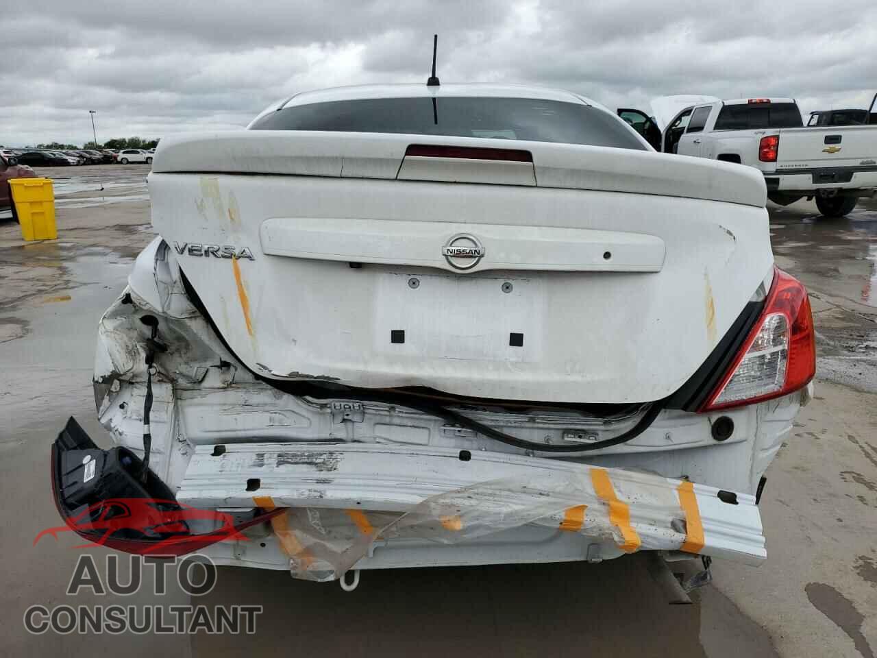 NISSAN VERSA 2019 - 3N1CN7AP3KL812260