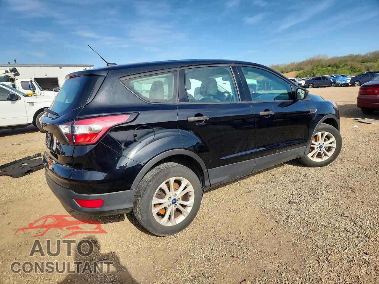 FORD ESCAPE 2017 - 1FMCU0F7XHUD82186