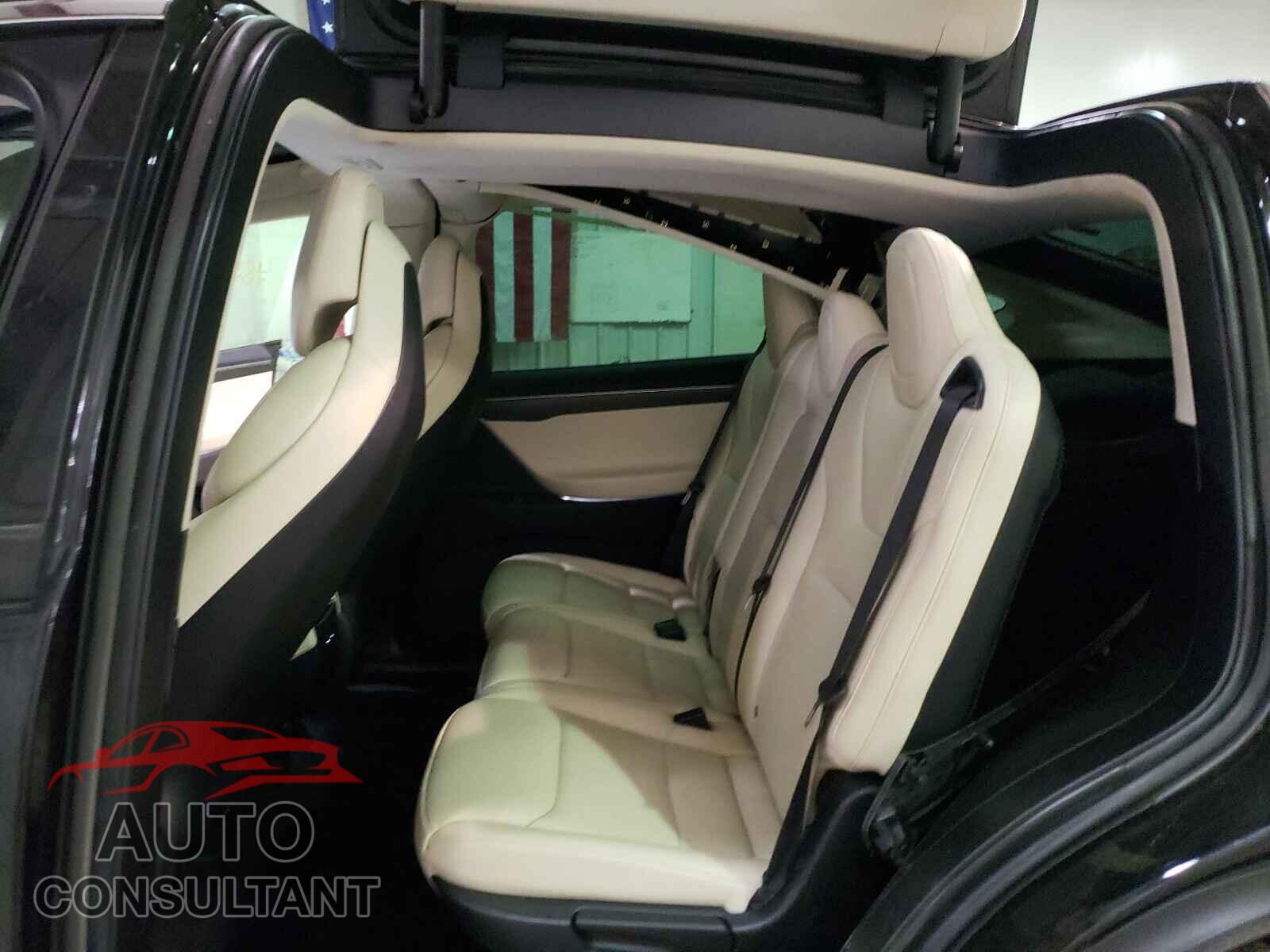 TESLA MODEL X 2017 - 5YJXCDE23HF077143