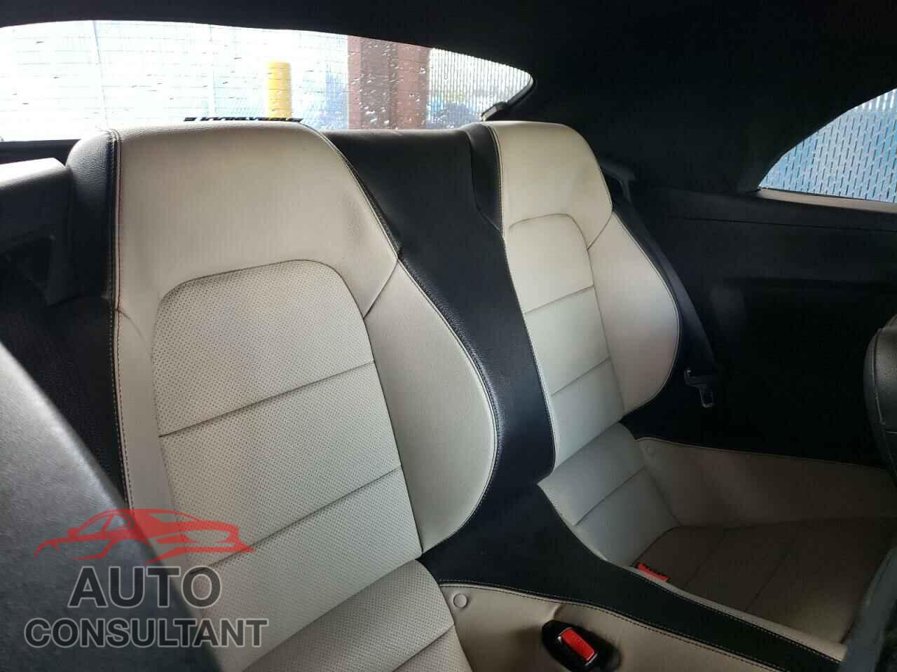 FORD MUSTANG 2017 - 1FATP8UH0H5279042