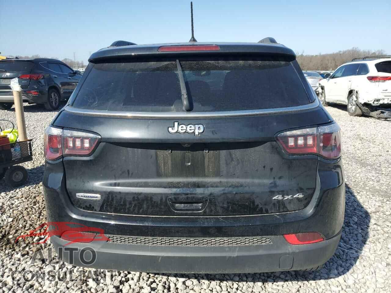 JEEP COMPASS 2018 - 3C4NJDBB2JT467482