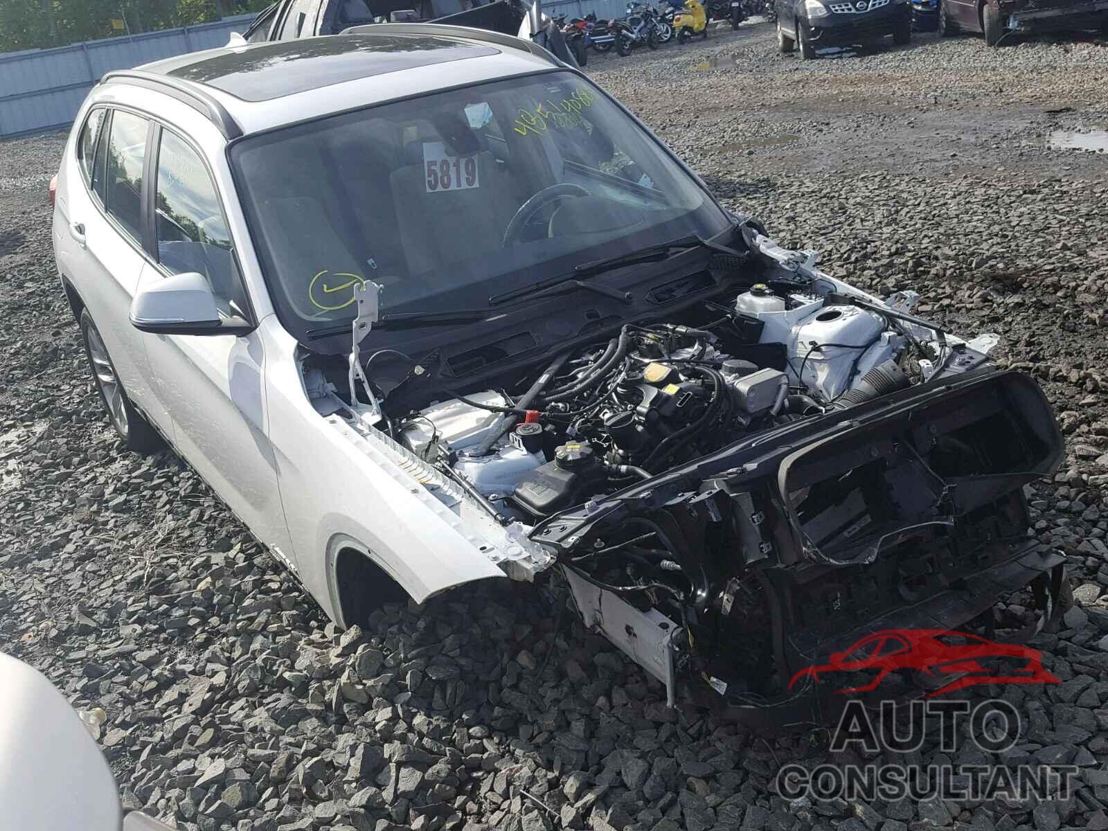 BMW X1 XDRIVE28I 2015 - WBAVL1C59FVY40295