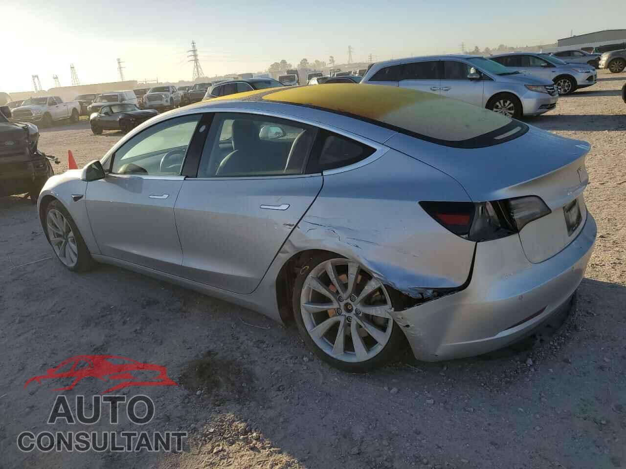 TESLA MODEL 3 2018 - 5YJ3E1EA0JF015302