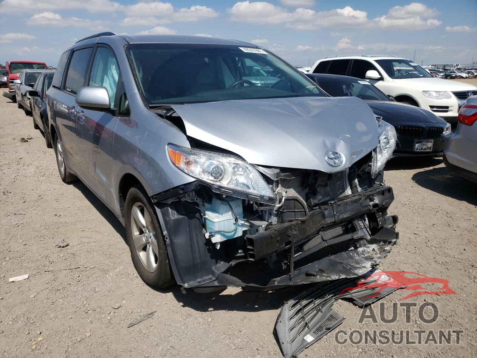 TOYOTA SIENNA 2017 - 5TDKZ3DC4HS834429