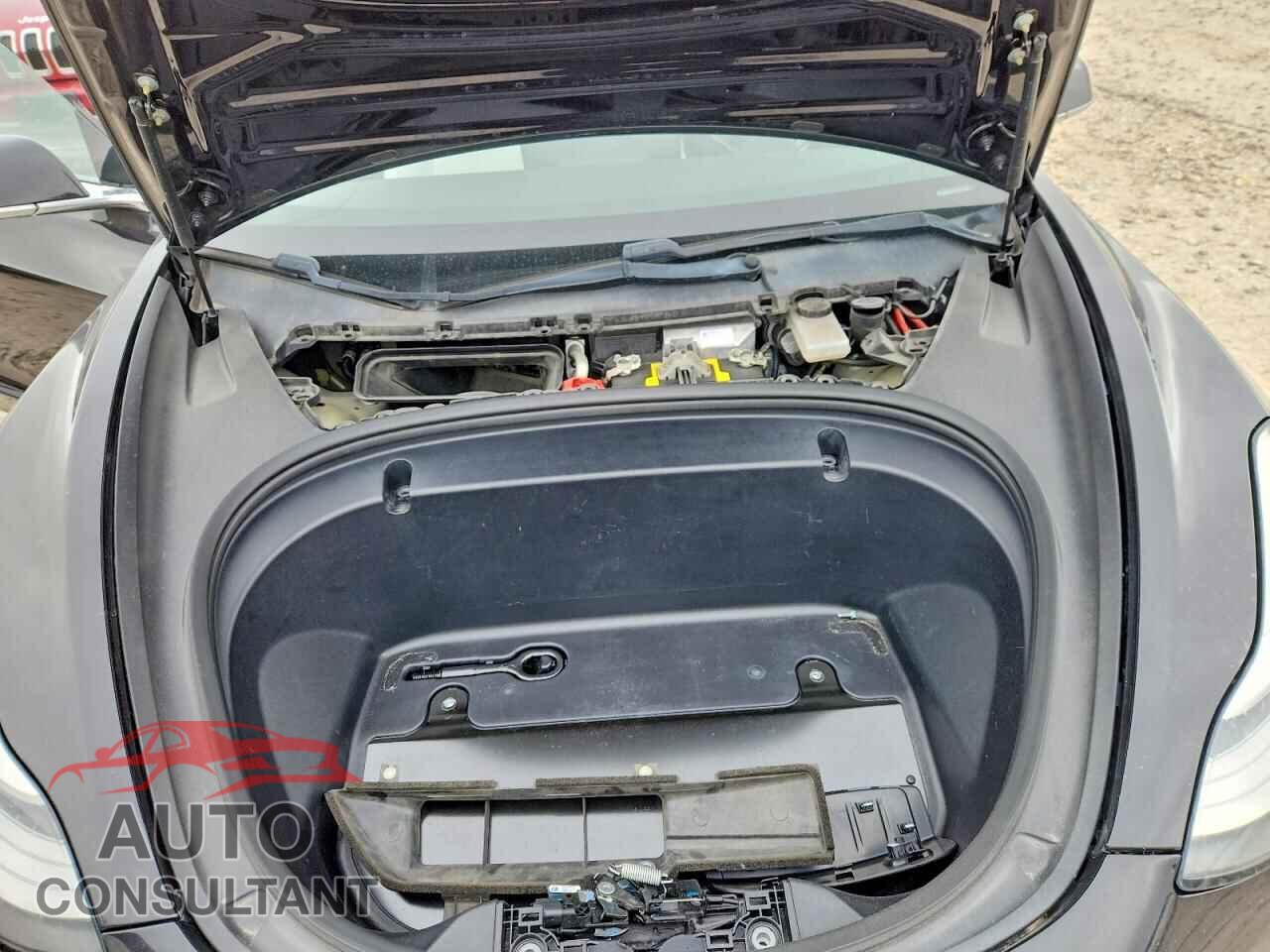 TESLA MODEL 3 2018 - 5YJ3E1EBXJF085527
