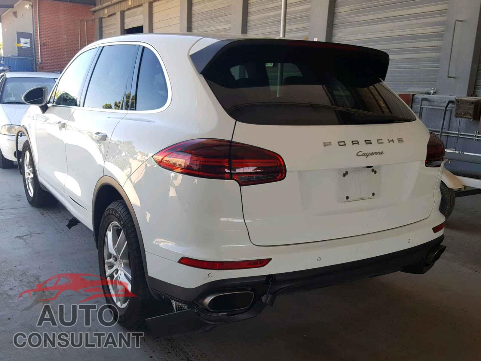 PORSCHE CAYENNE 2016 - WP1AA2A27GKA12382